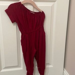 One shoulder crimson romper